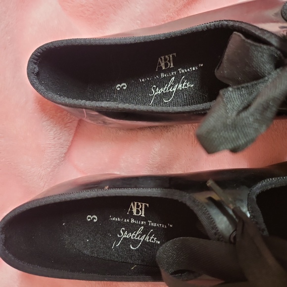 Tap.shoes sz 3 ABT Spotlights in great preloved condition - Picture 2 of 5